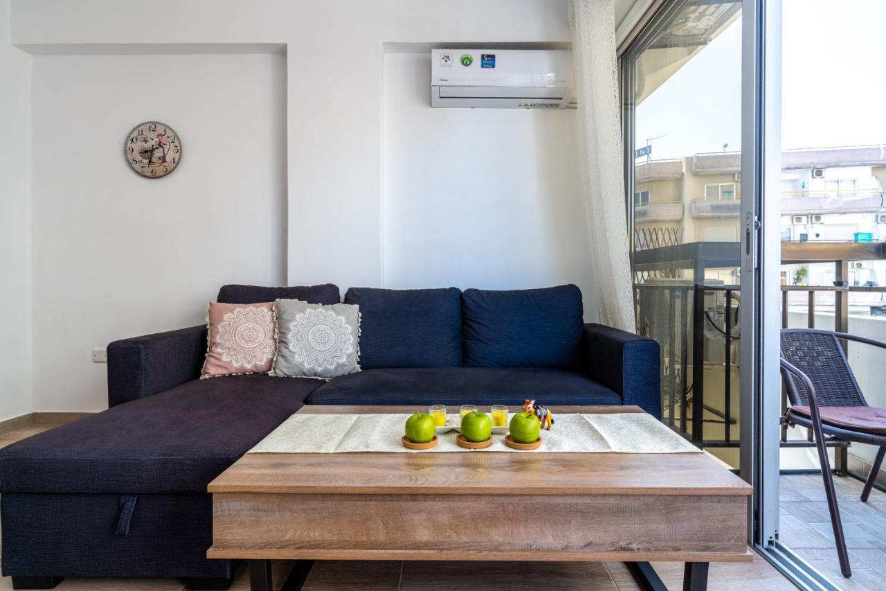 Berries 1-Br Apt In Larnaca Extérieur photo