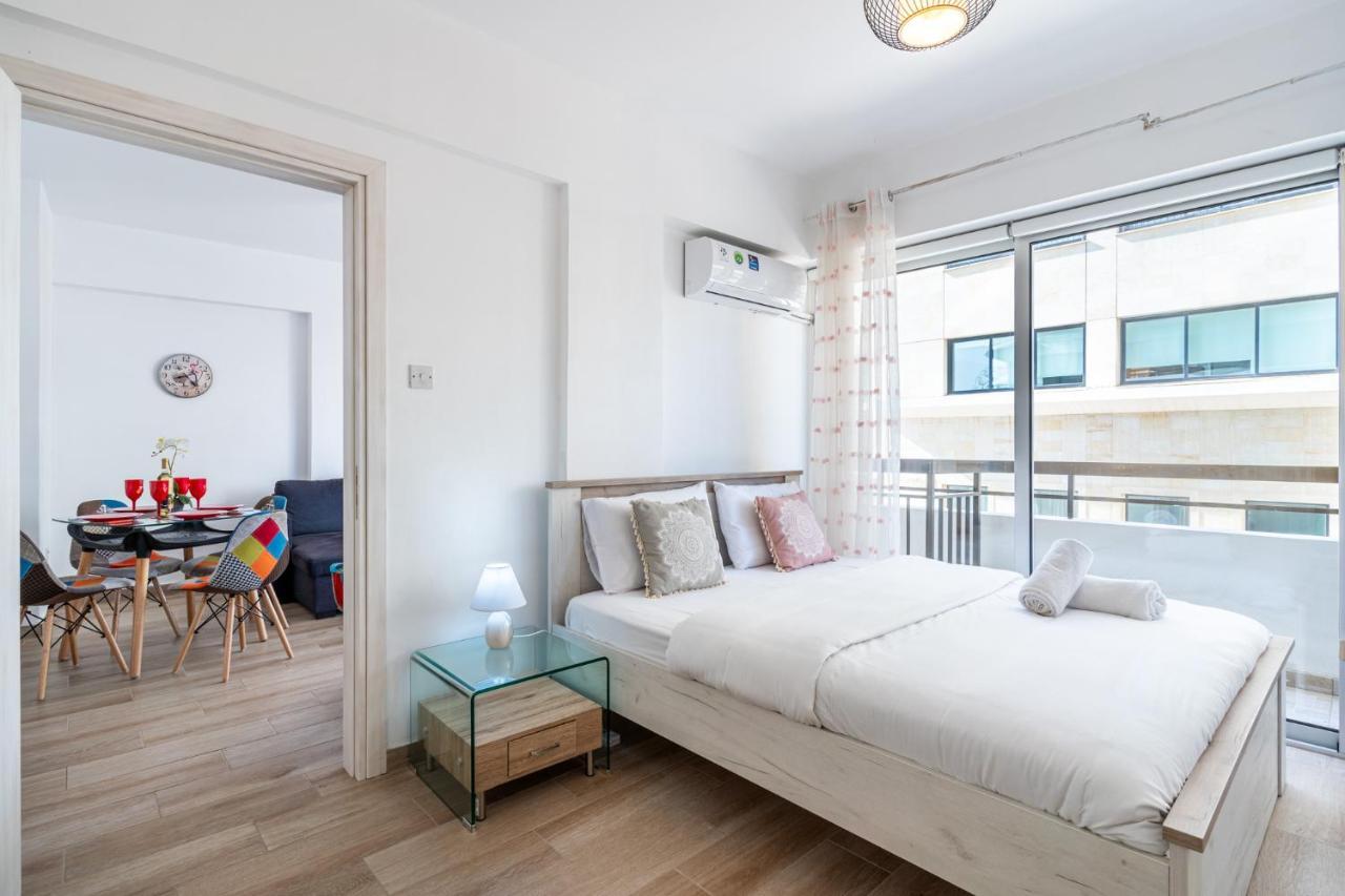 Berries 1-Br Apt In Larnaca Extérieur photo